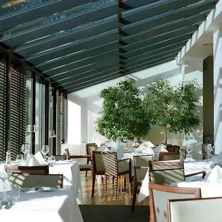 فندق Park At Herbert Park 4*